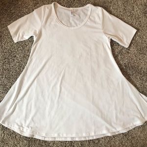Lularoe White Perfect T